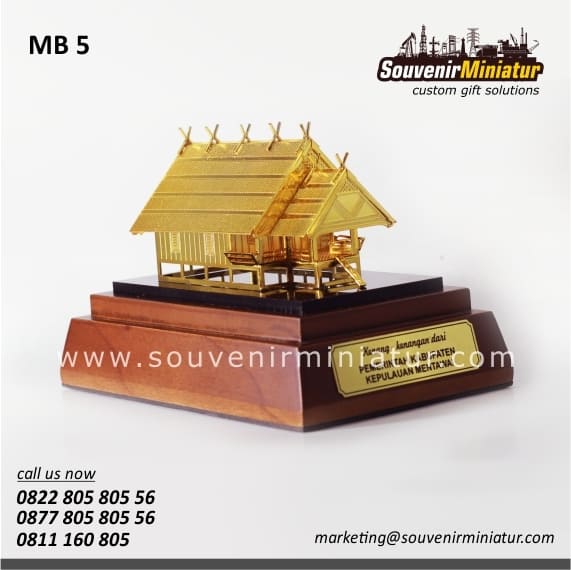 Souvenir Miniatur Rumah Adat Uma